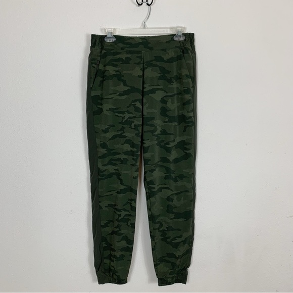 Athleta BROOKLYN CAMO LINED JOGGER Green Sz 10 Womens - Picture 1 of 9
